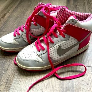 Hot pink high top nikes  size 6.5 in woman’s